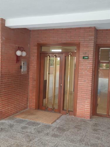 Apart En Complejo Residencial Con Piscina
