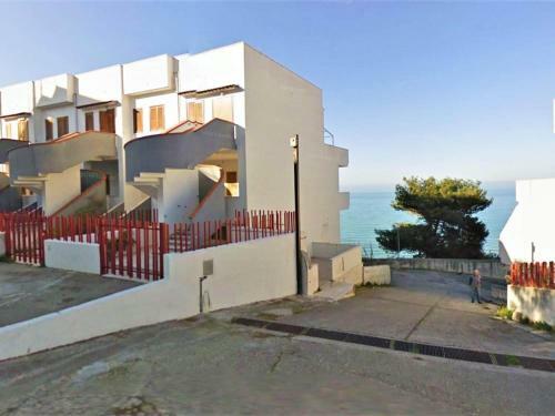 Modern Apartment, A Stone's Throw From The Sea