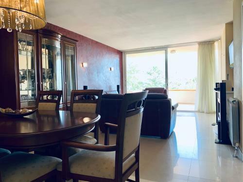 Hauzify I Apartament Grumet