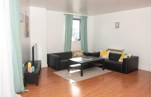 Central 2bedroom Apartment With Secure Carpark