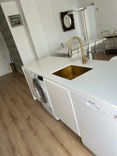 Apartamento De Lujo A Tan Solo 4km De Santander.