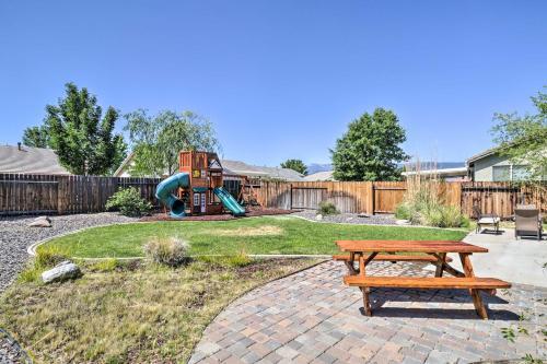 Family Reno Home With Spacious Yard And Fire Pit