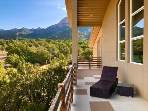 Villa Architectural Peace And Perfection In The Sandia Mountains