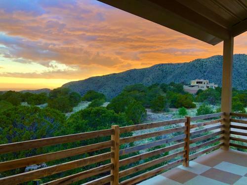 Villa Architectural Peace And Perfection In The Sandia Mountains