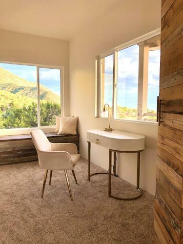 Villa Architectural Peace And Perfection In The Sandia Mountains