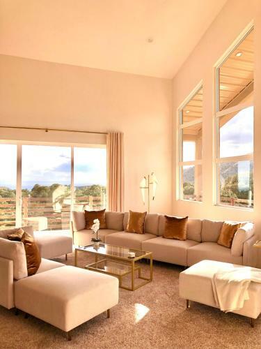 Villa Architectural Peace And Perfection In The Sandia Mountains