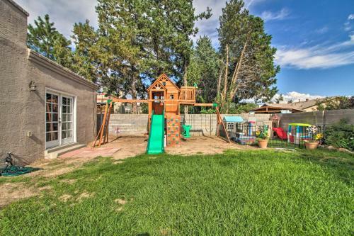 Family-friendly Escape With Jungle Gym And Yard!