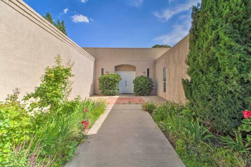 Family-friendly Escape With Jungle Gym And Yard!