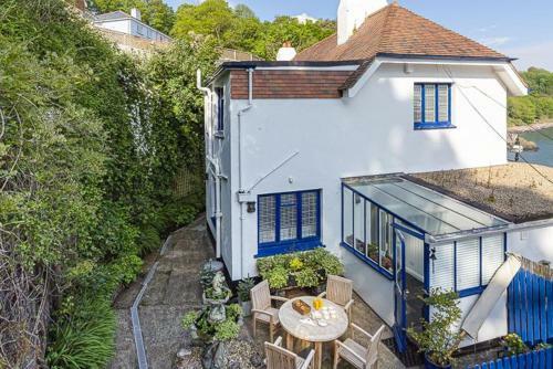 4 Bed - Beach Cottage