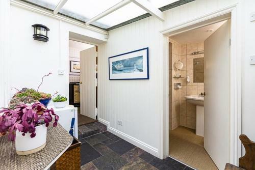 4 Bed - Beach Cottage