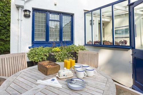 4 Bed - Beach Cottage