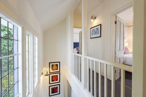 4 Bed - Beach Cottage