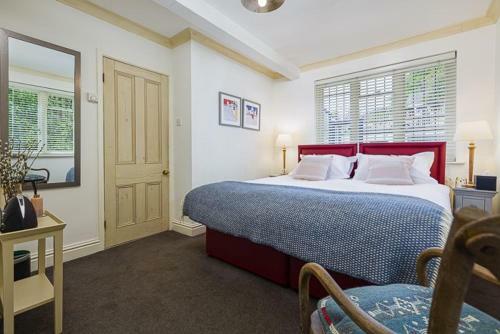 4 Bed - Beach Cottage