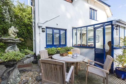 4 Bed - Beach Cottage