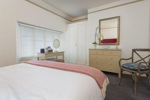 4 Bed - Beach Cottage