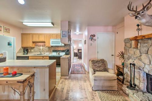Apartamento Red River Ski Condo On Main St - Mtn View!