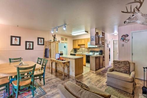 Apartamento Red River Ski Condo On Main St - Mtn View!