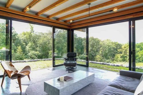 Modern Glass House With Pool & Catskill Views In Hudson Valley