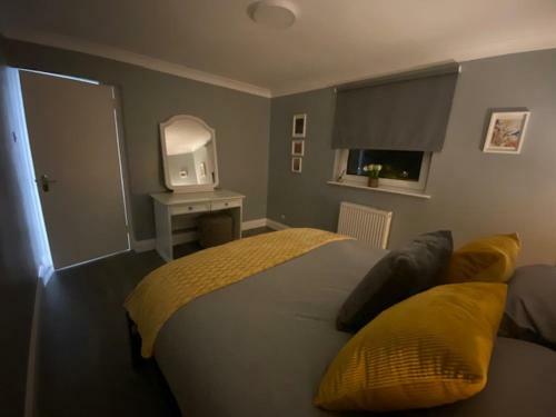 Burnt Island 2 Bed Apartment With Stunning Views