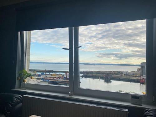Burnt Island 2 Bed Apartment With Stunning Views