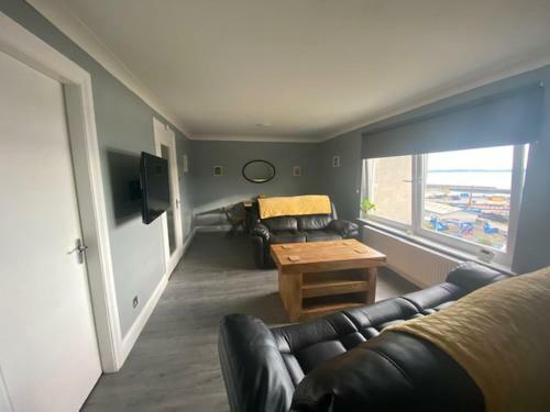 Burnt Island 2 Bed Apartment With Stunning Views