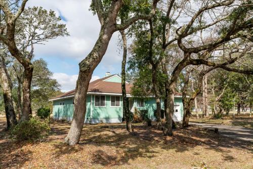Caswell Dunes By Oak Island Accommodations