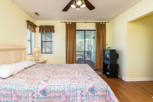 Caswell Dunes By Oak Island Accommodations