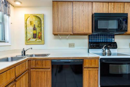 Caswell Dunes By Oak Island Accommodations