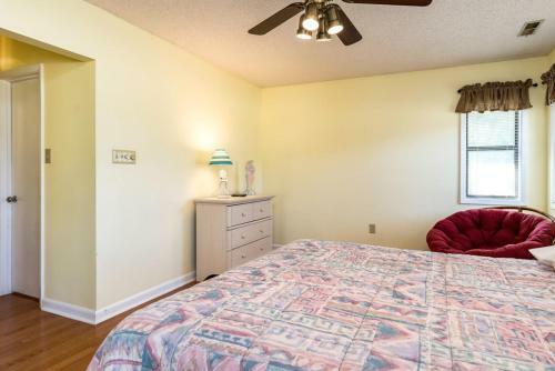 Caswell Dunes By Oak Island Accommodations