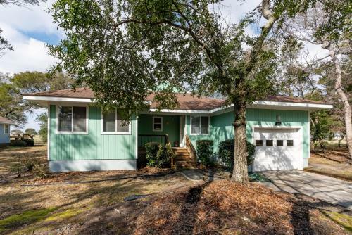 Caswell Dunes By Oak Island Accommodations