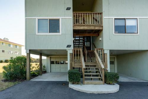 Caswell Dunes By Oak Island Accommodations