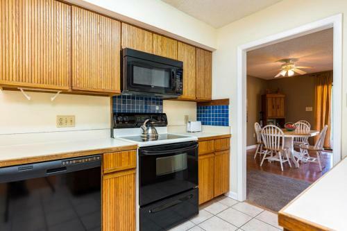 Caswell Dunes By Oak Island Accommodations