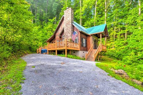 Pet-friendly Moutain Escape With Deck And Grill