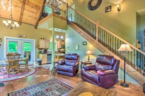 Pet-friendly Moutain Escape With Deck And Grill