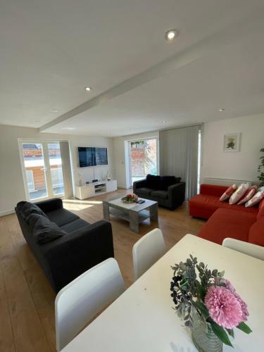 3 Bed Apartment In London Plumstead