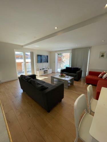 3 Bed Apartment In London Plumstead