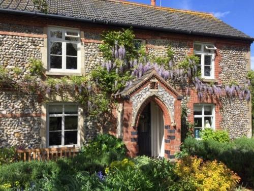 Bed & Breakfast Stone Cottage