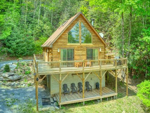 Mountain View Cabin Whot Tub, Game Room, Fire Pit