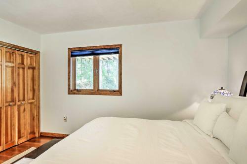 Spacious Murphy Cabin With Hot Tub And Large Deck