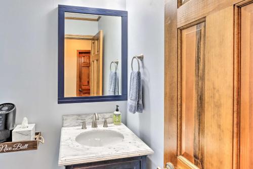 Spacious Murphy Cabin With Hot Tub And Large Deck