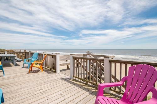 Blu Malibu By Oak Island Accommodations