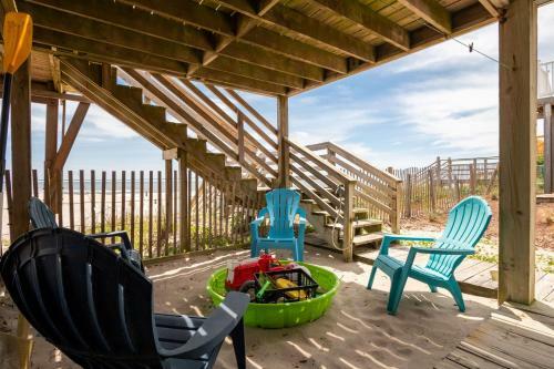 Blu Malibu By Oak Island Accommodations