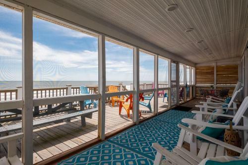 Blu Malibu By Oak Island Accommodations