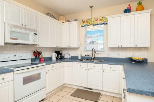 A Bit O'heaven By Oak Island Accommodations
