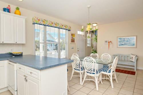 A Bit O'heaven By Oak Island Accommodations