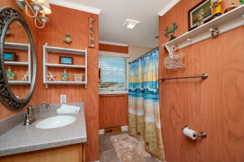 A Pirate's Paradise By Oak Island Accommodations