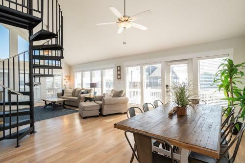 A Pirate's Paradise By Oak Island Accommodations