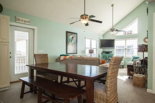 A Most Steller Place By Oak Island Accommodations