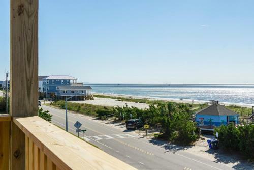 A Most Steller Place By Oak Island Accommodations