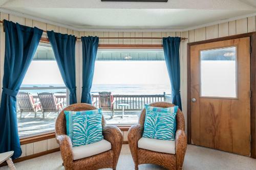 Afternoon Delight By Oak Island Accommodations